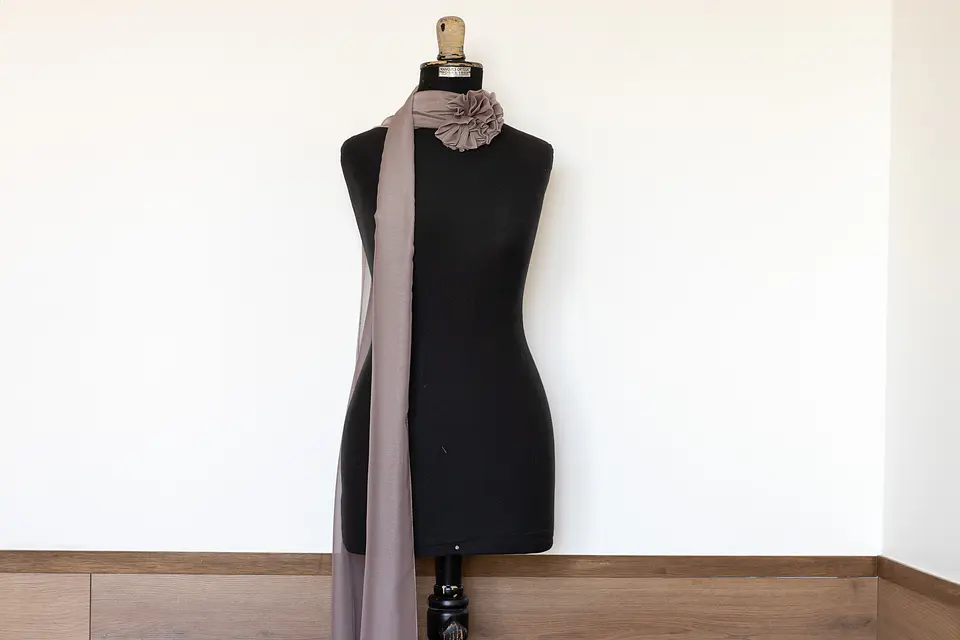 PAÑOLETA ROSA COLOR TAUPE 1
