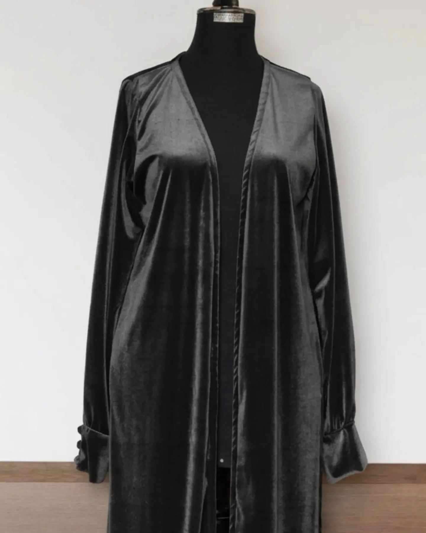 KIMONO TERCIOPELO GRIS OSCURO 1