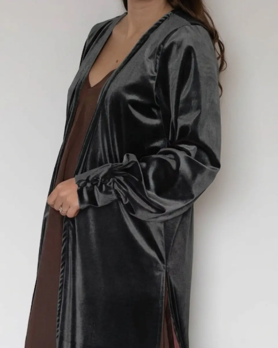 KIMONO TERCIOPELO GRIS OSCURO 2