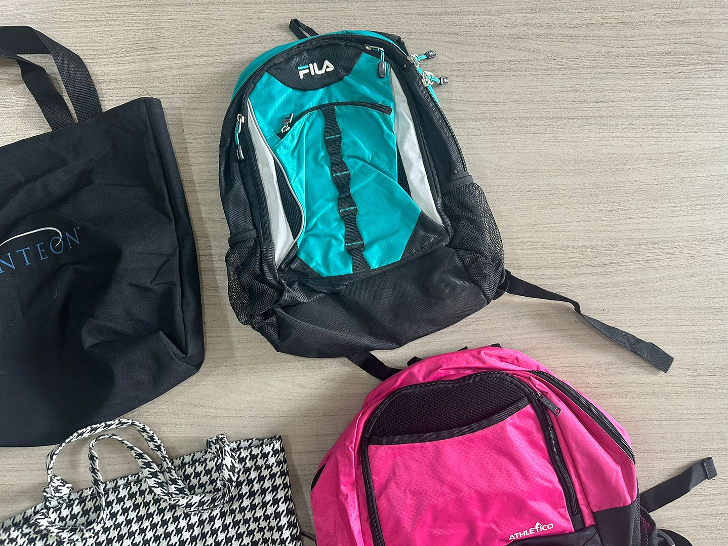 Fardo Bolsos Y Mochilas Segunda 3