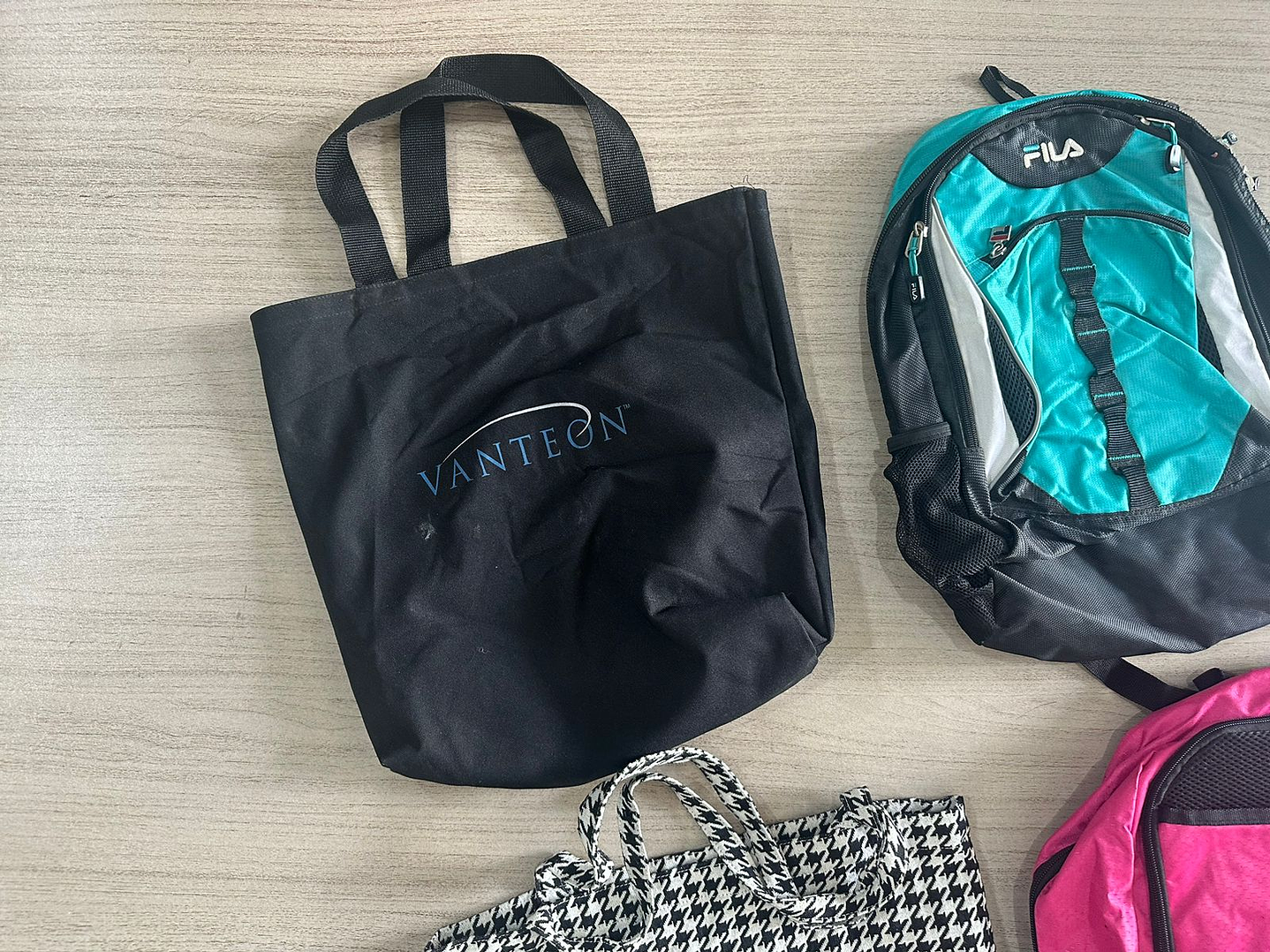 Fardo Bolsos Y Mochilas Segunda 4