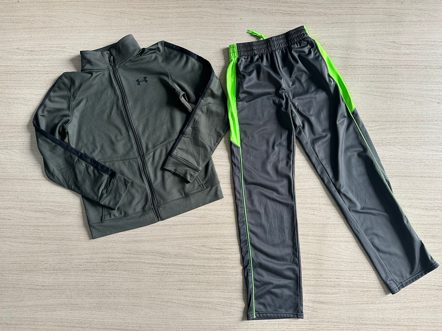 Fardo Buzos/Poleron Niño Segunda 5