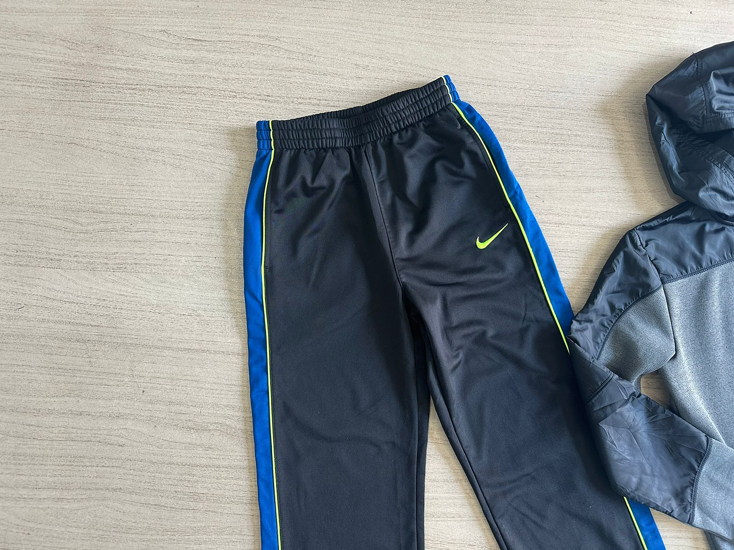 Fardo Buzos/Poleron Niño Primera 9