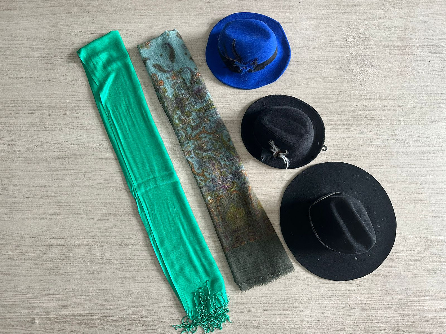 Fardo Gorros/Bufandas/Chales Primera 1