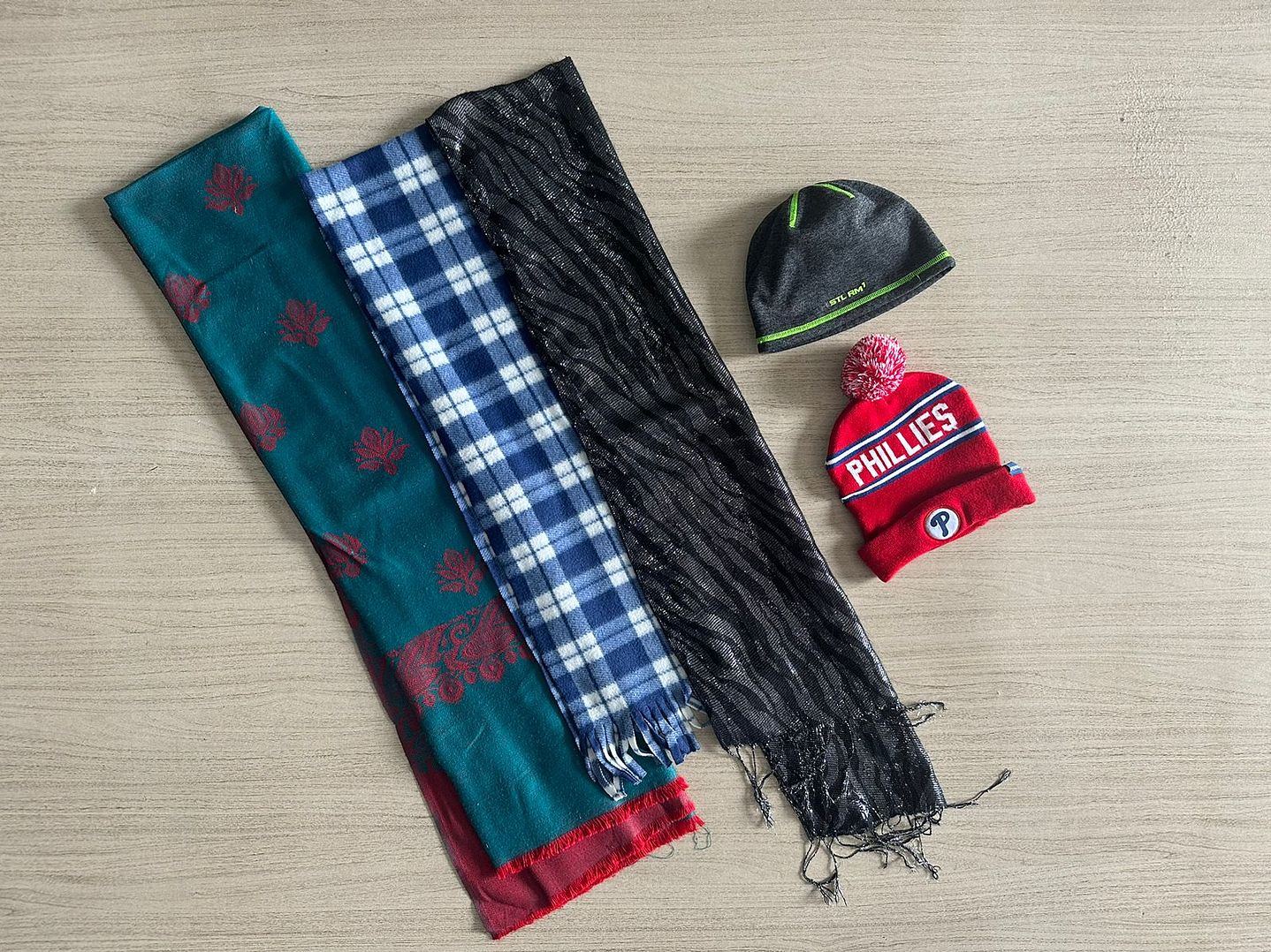 Fardo Gorros/Bufandas/Chales Primera 4