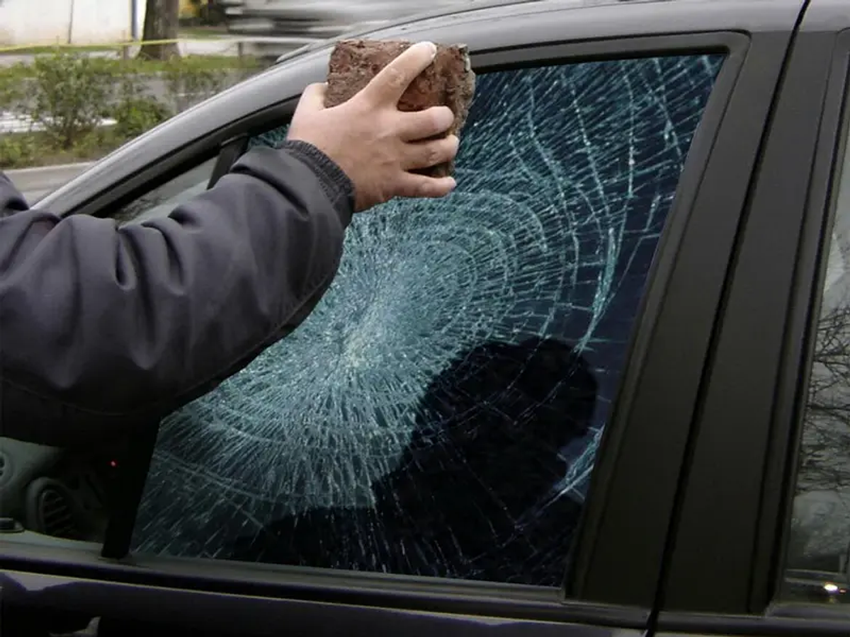 Control Solar y Seguridad Automotriz<br>