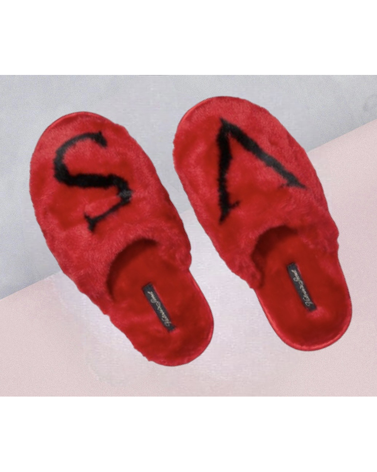 Pantuflas rojas con iniciales VS talla S (35-36) 