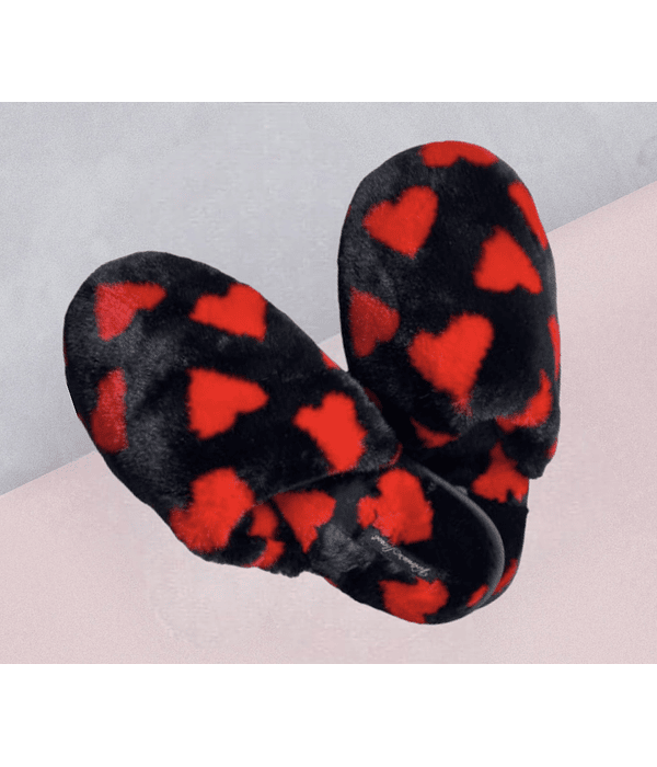 Pantuflas negras con corazones talla S (35-36)