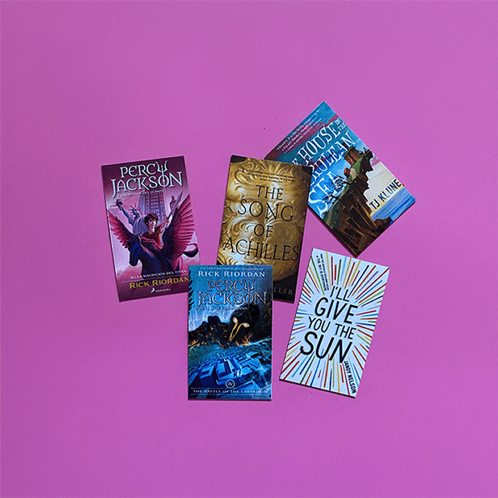 Mini libros imantados personalizados | Regalos literarios únicos 1