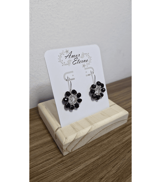 Aros Alambrismo Flor Cristales Negros (Plateado)