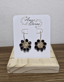 Aros Alambrismo Flor Cristales Negros (Dorado)