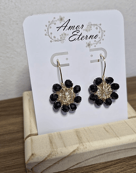 Aros Alambrismo Flor Cristales Negros (Dorado)
