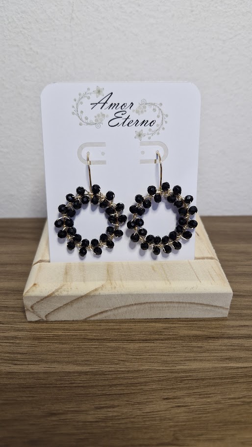 Aros Alambrismo Cristales Negros (Dorado)