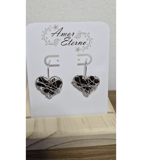Aros Alambrismo Corazón Cristales Negros (Plateado)