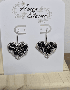 Aros Alambrismo Corazón Cristales Negros (Plateado)