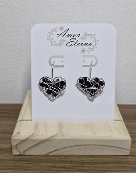 Aros Alambrismo Corazón Cristales Negros (Plateado)