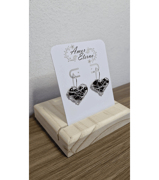 Aros Alambrismo Corazón Cristales Negros (Plateado)
