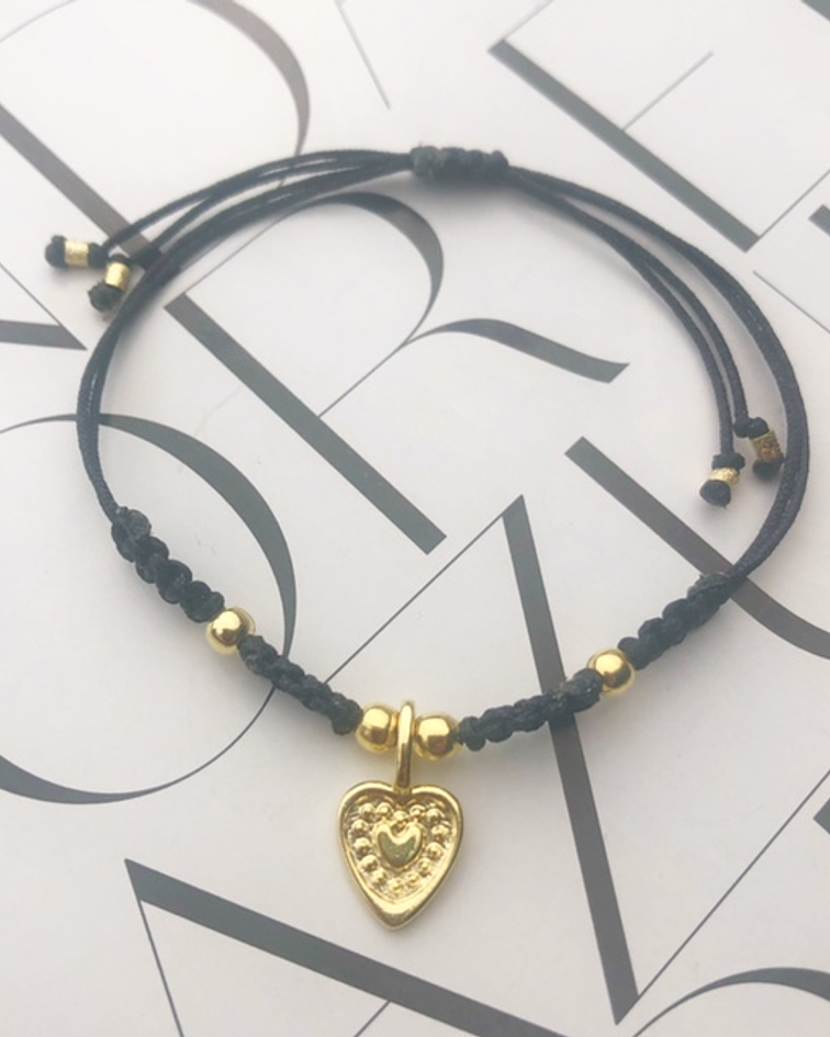 Pulsera Hilo Negro Corazón