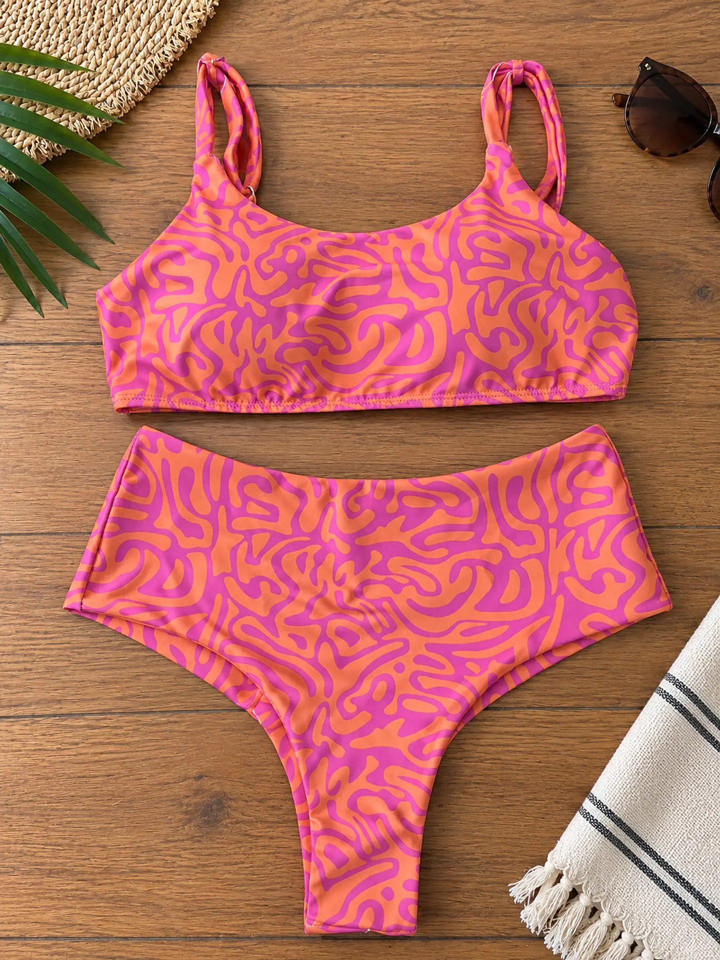 Bikini Mujer Estampado Abstracto Rosa y Naranjo | Talla M 1