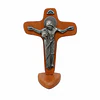 Cruz Unidad Pedestal con Madera 