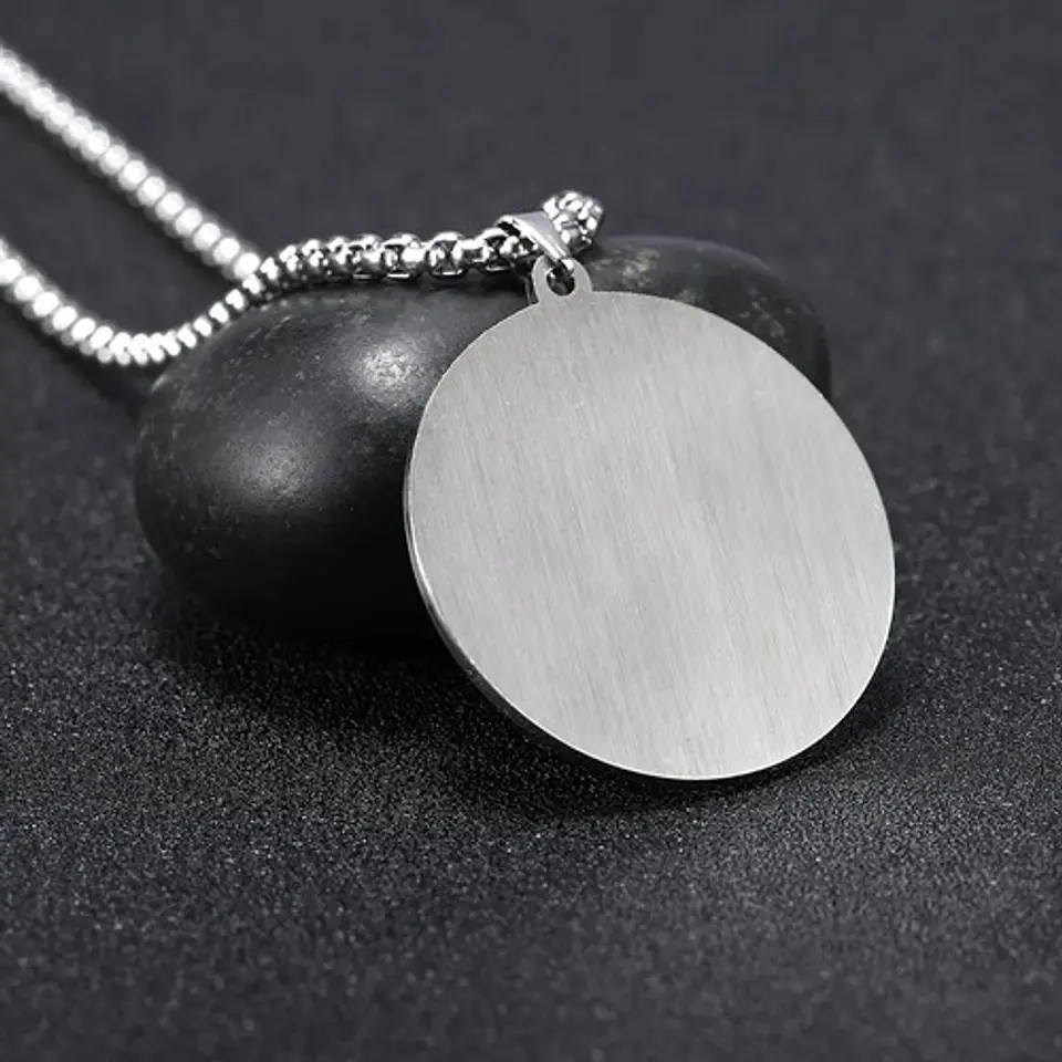 Collar Talismán Amuleto Color Plata Acero Inoxidable Hombre 4