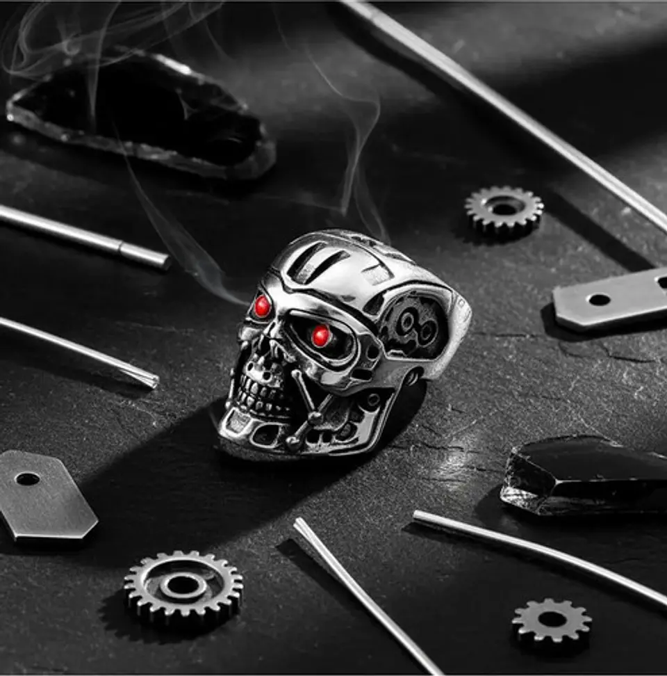 Anillo Acero Inoxidable Terminator Color Plata Cráneo Hombre 4