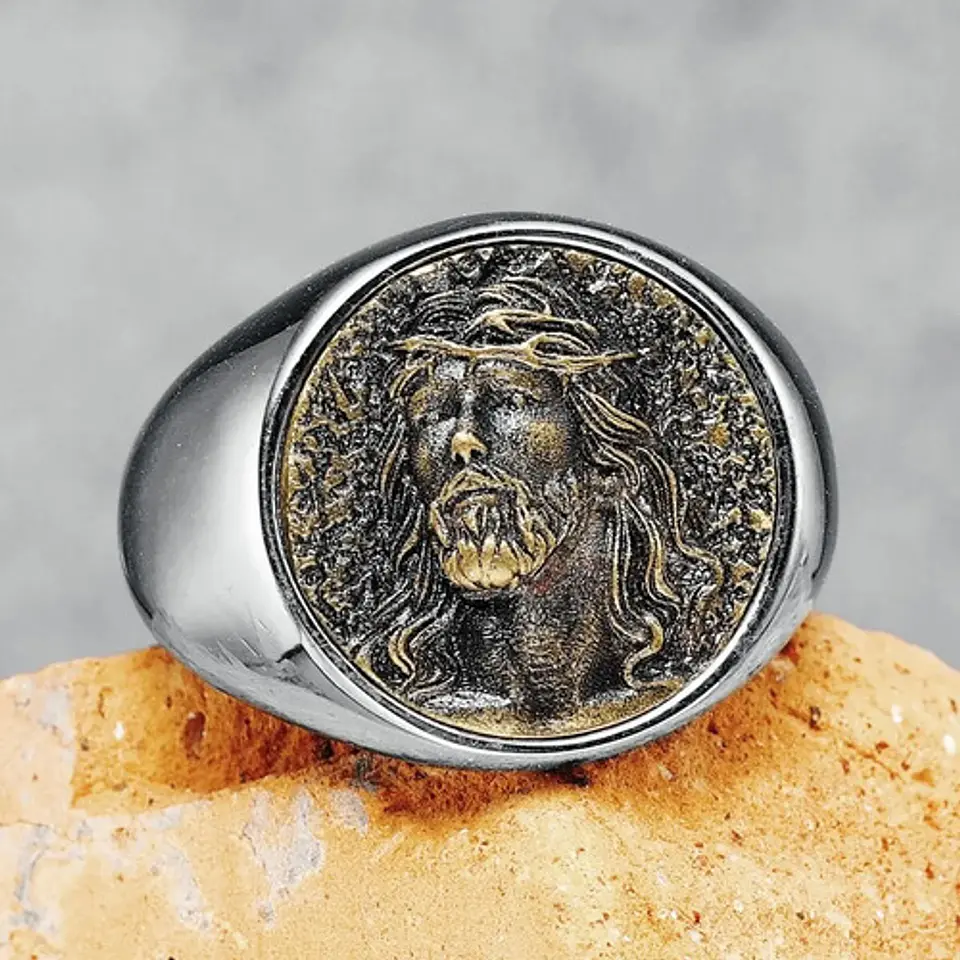 Anillo en acero para hombres forma rostro Jesús  9