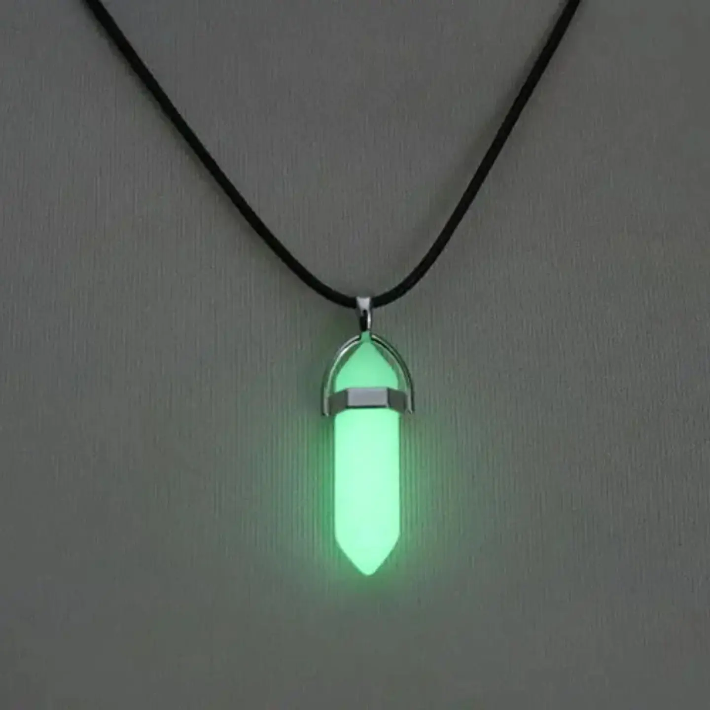 Collar Piedra Brilla En La Oscuridad Fluorescente Hombre 12