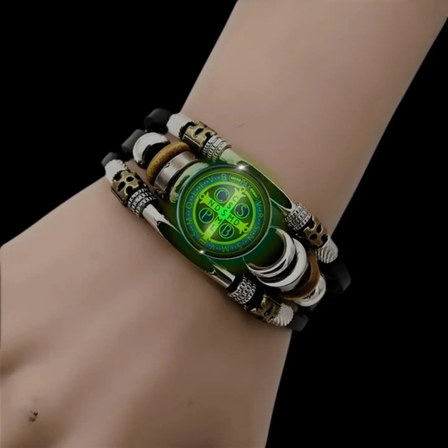 Pulsera Para Hombre Y Mujer Manilla Cuero Medalla San Benito 7