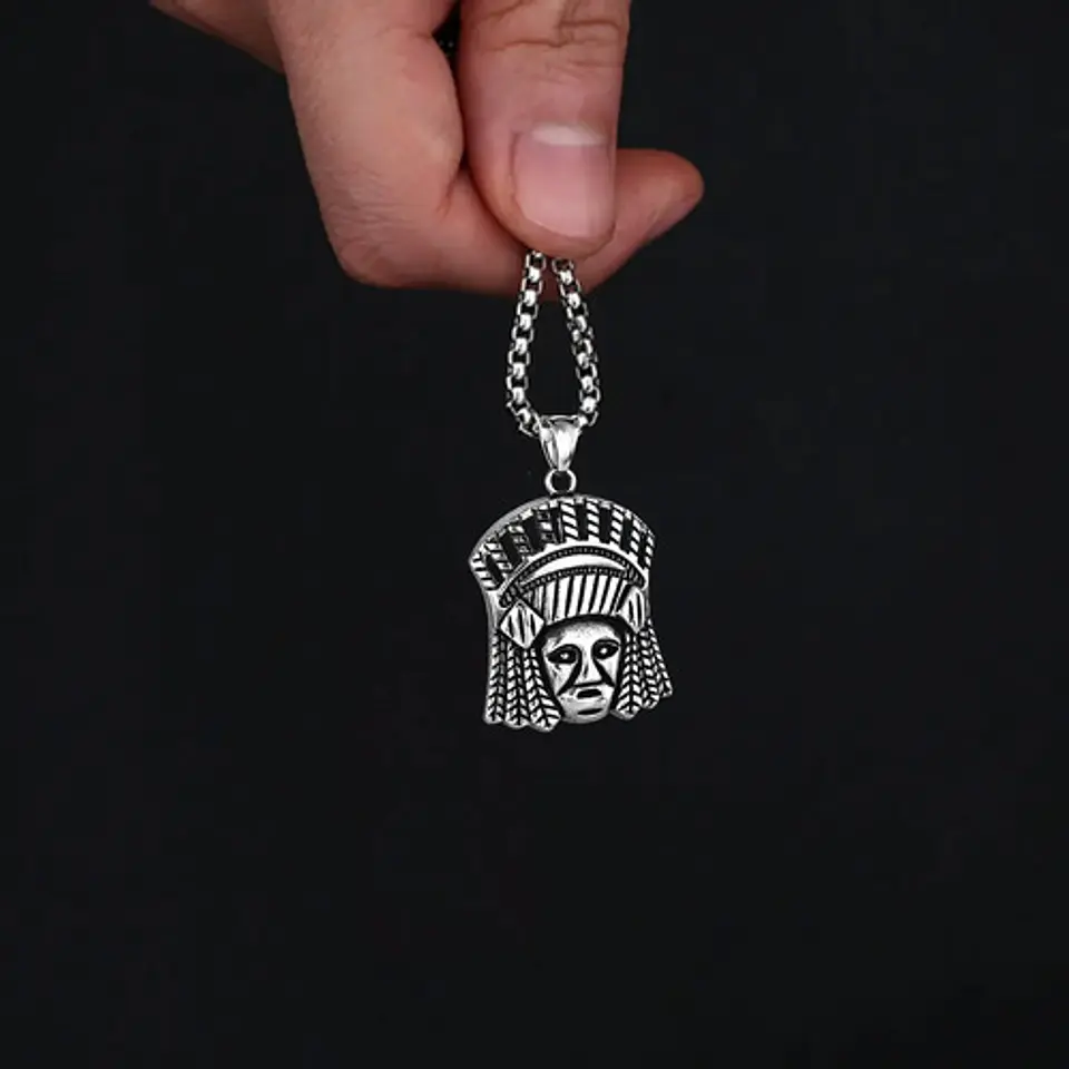 Collar Para Hombre Con Dije Cacique Jefe Indio De Acero 4