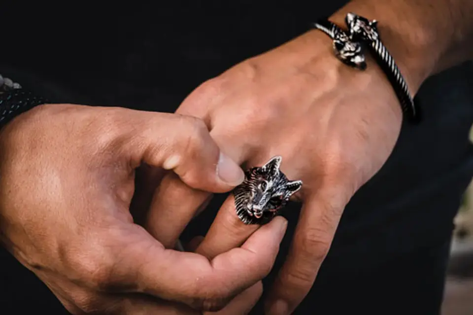 Anillo Lobo Vikingo Color Plata Acero Inoxidable Para Hombre 8