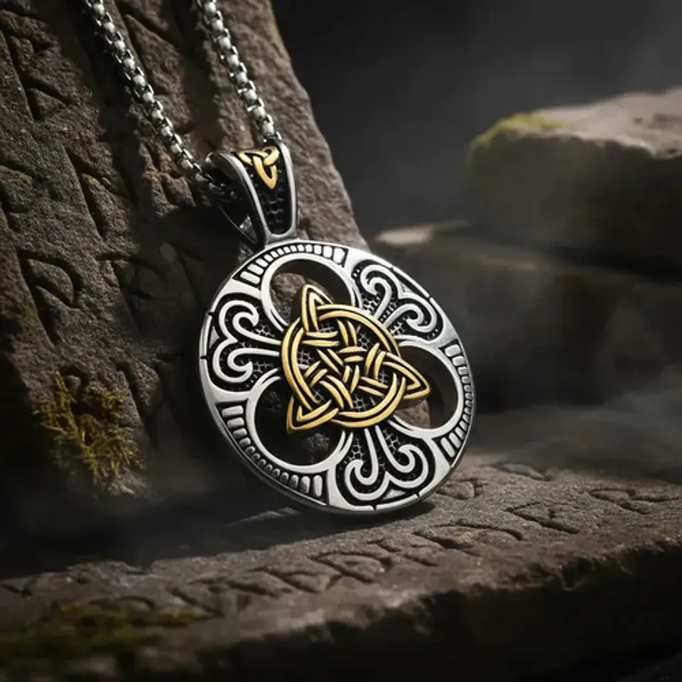 Collar De Acero Para Hombre Dije Amuleto Nudo Celta Triqueta 19