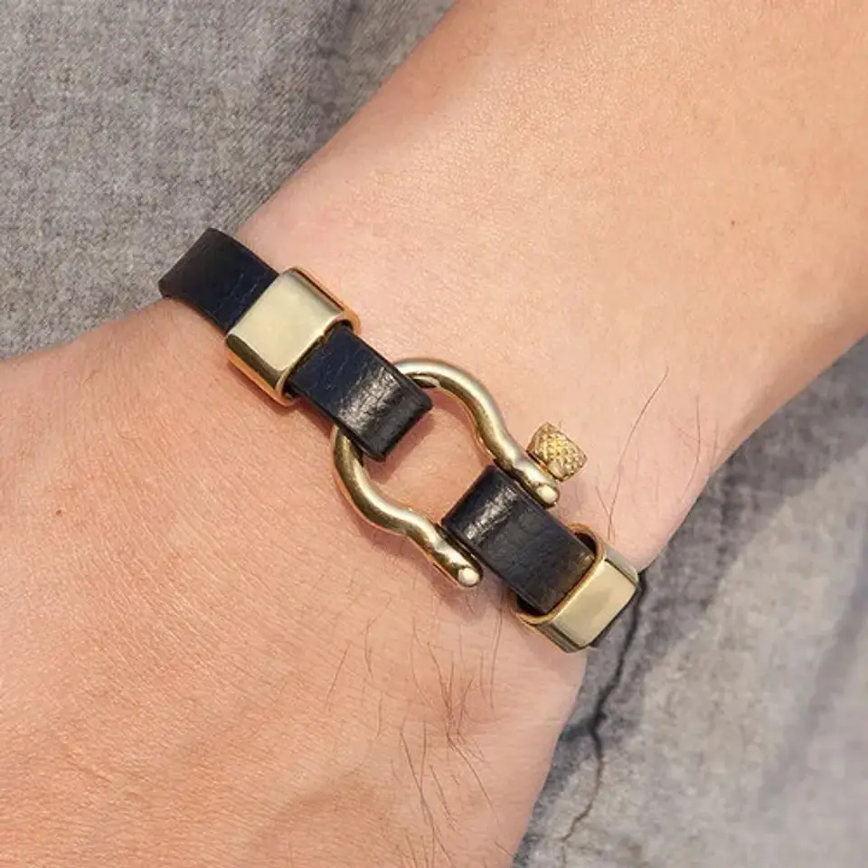 Pulsera Brazalete Acero Inoxidable Esposa Color Oro Hombre 3