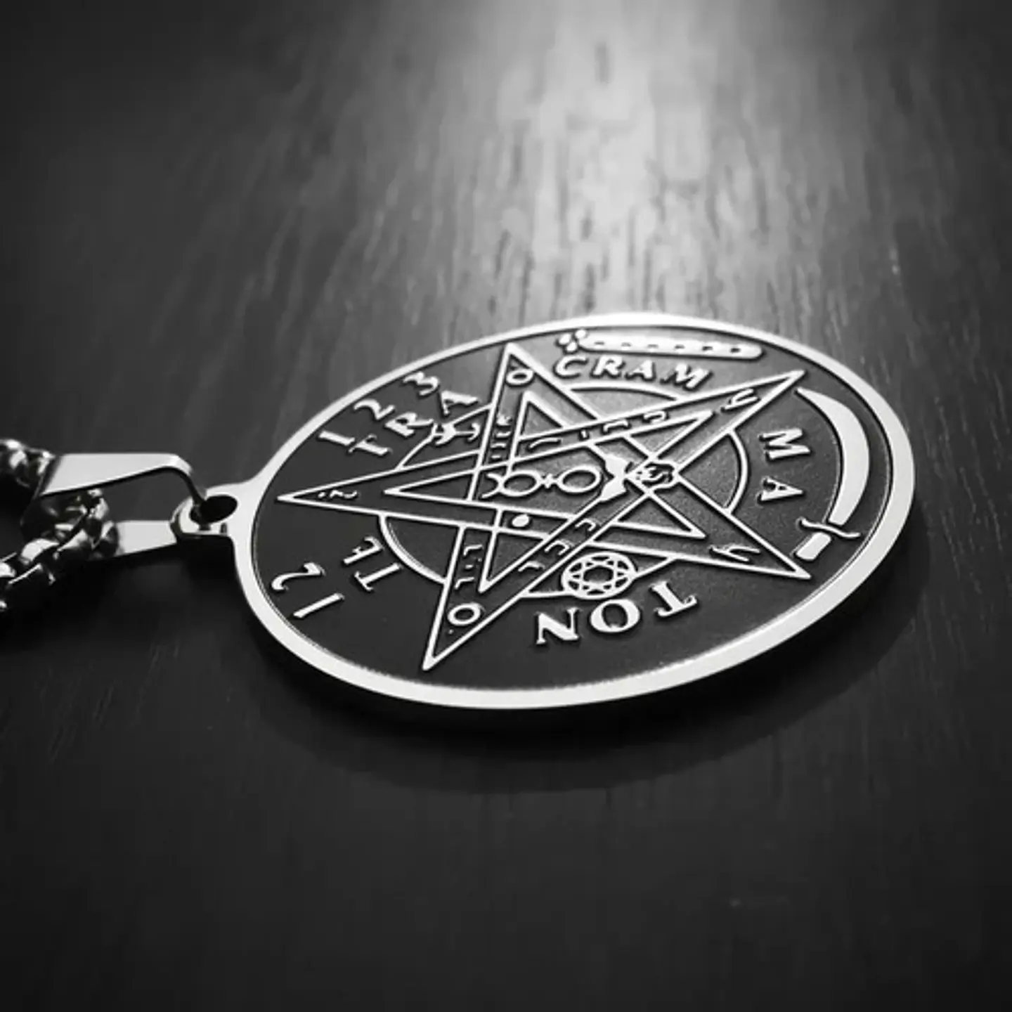 Collar De Acero Para Hombres Dije Pentagrama Tetragramaton Plateado 8