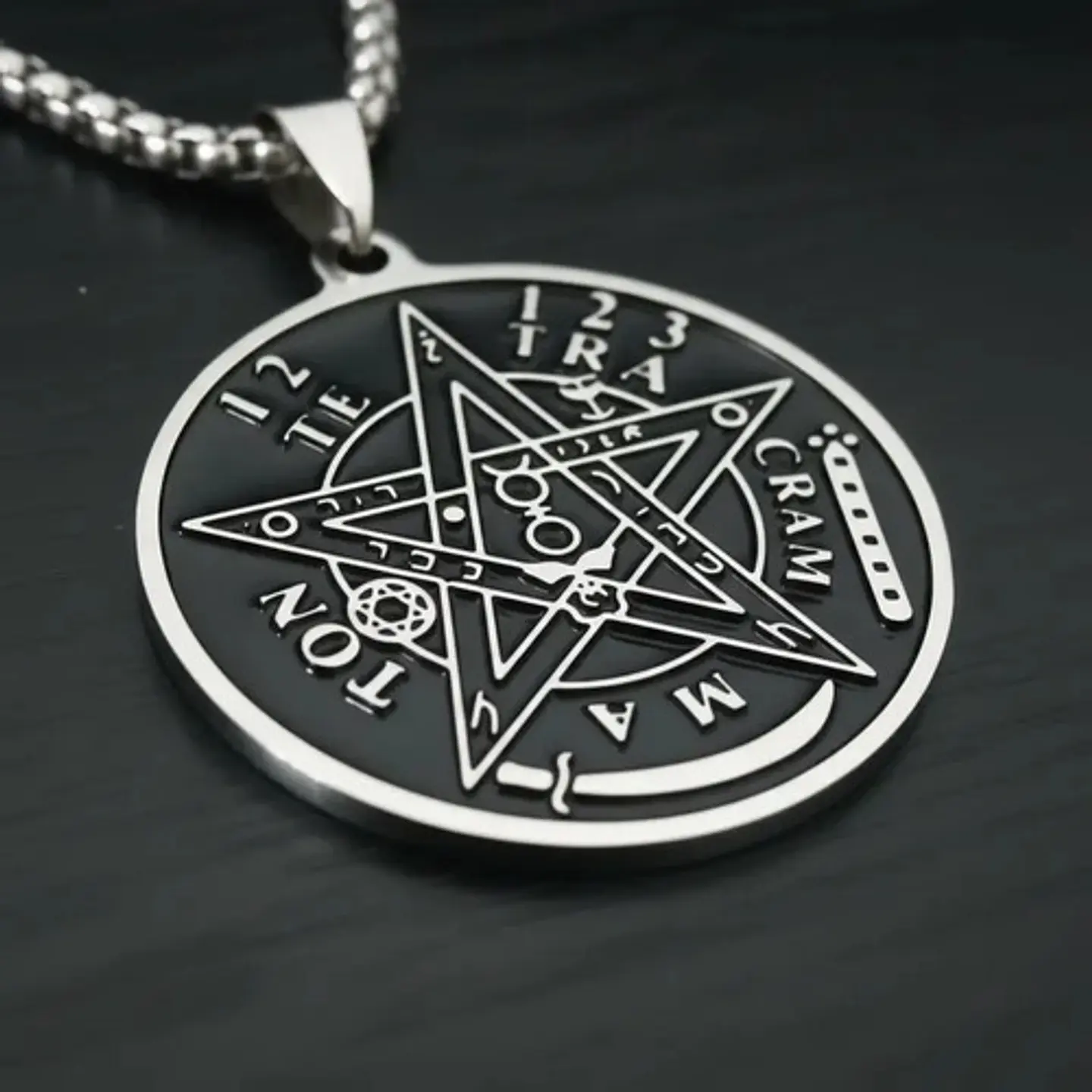 Collar De Acero Para Hombres Dije Pentagrama Tetragramaton Plateado 9