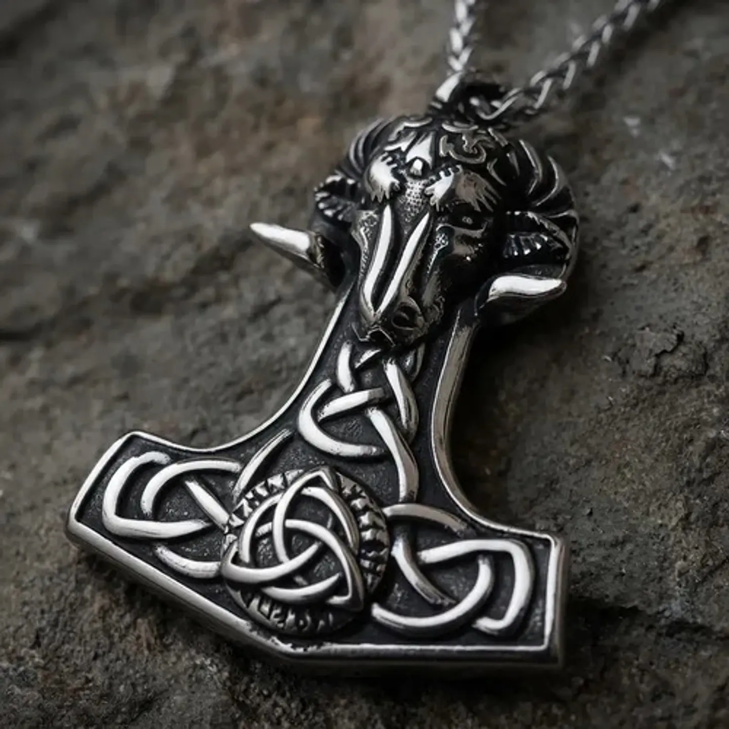 Collar Amuleto Vikingo En Acero Hombre Dije Heidrun Carnero 9