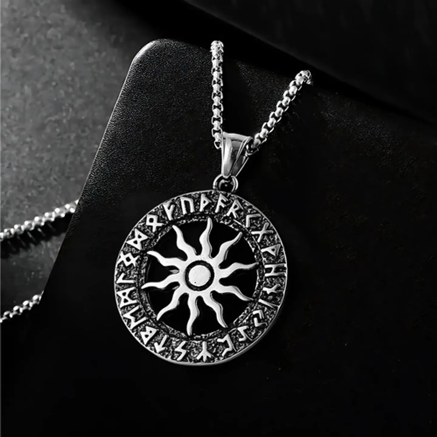 Collar Para Hombres Y Mujeres Dije Vikingo Sol Nórdico Runas 6