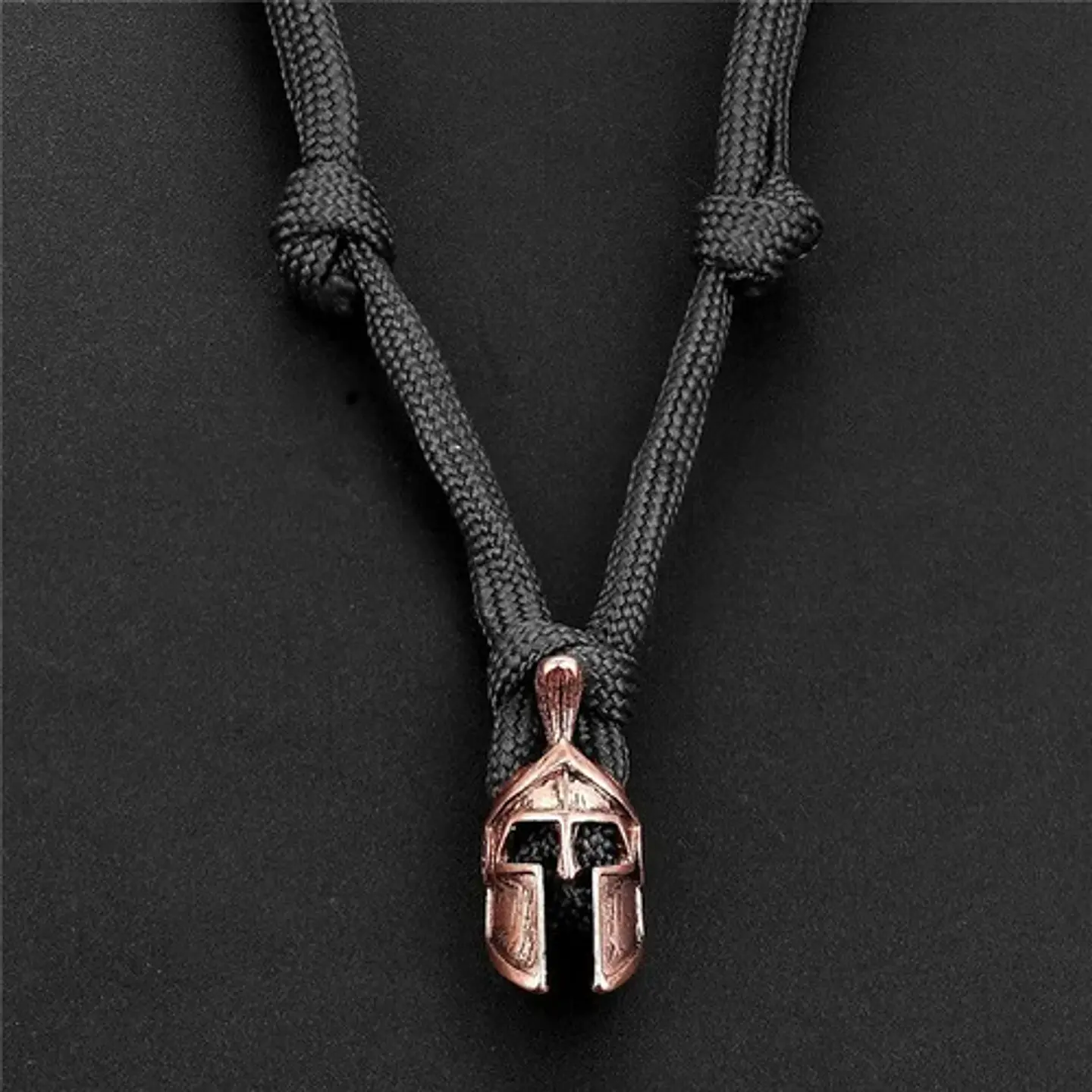 Collar Casco Espartano Cuerda De Super Vivencia Para Hombre 4