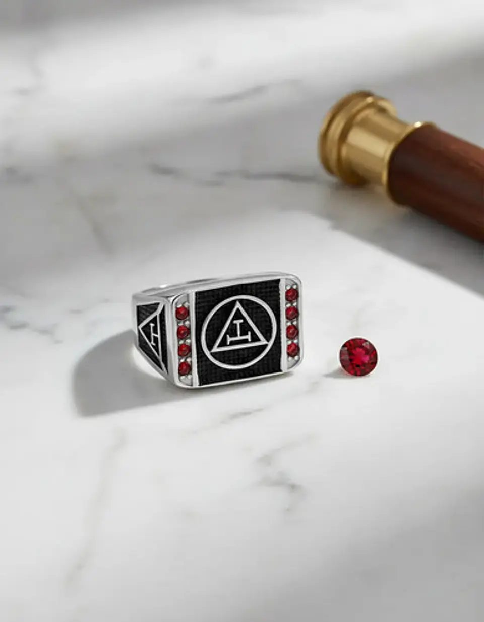 Anillo Acero Inoxidable Mason Piedra Roja Color Plata Hombre 7
