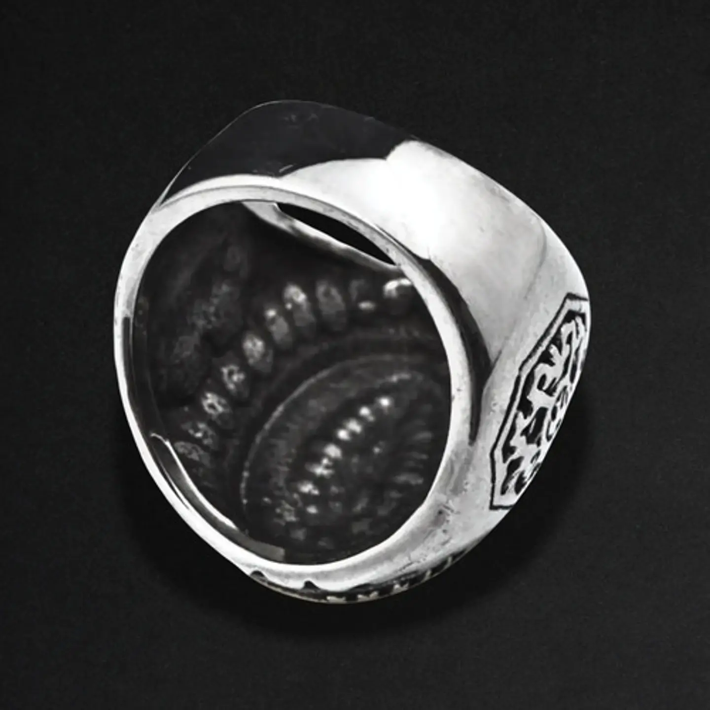 Anillo en Acero para hombre bicolor Virgen Guadalupe  4