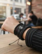 Pack X4 manillas Cuero Negro para Hombre y Mujer pulsera emblema Superman - Miniatura 3