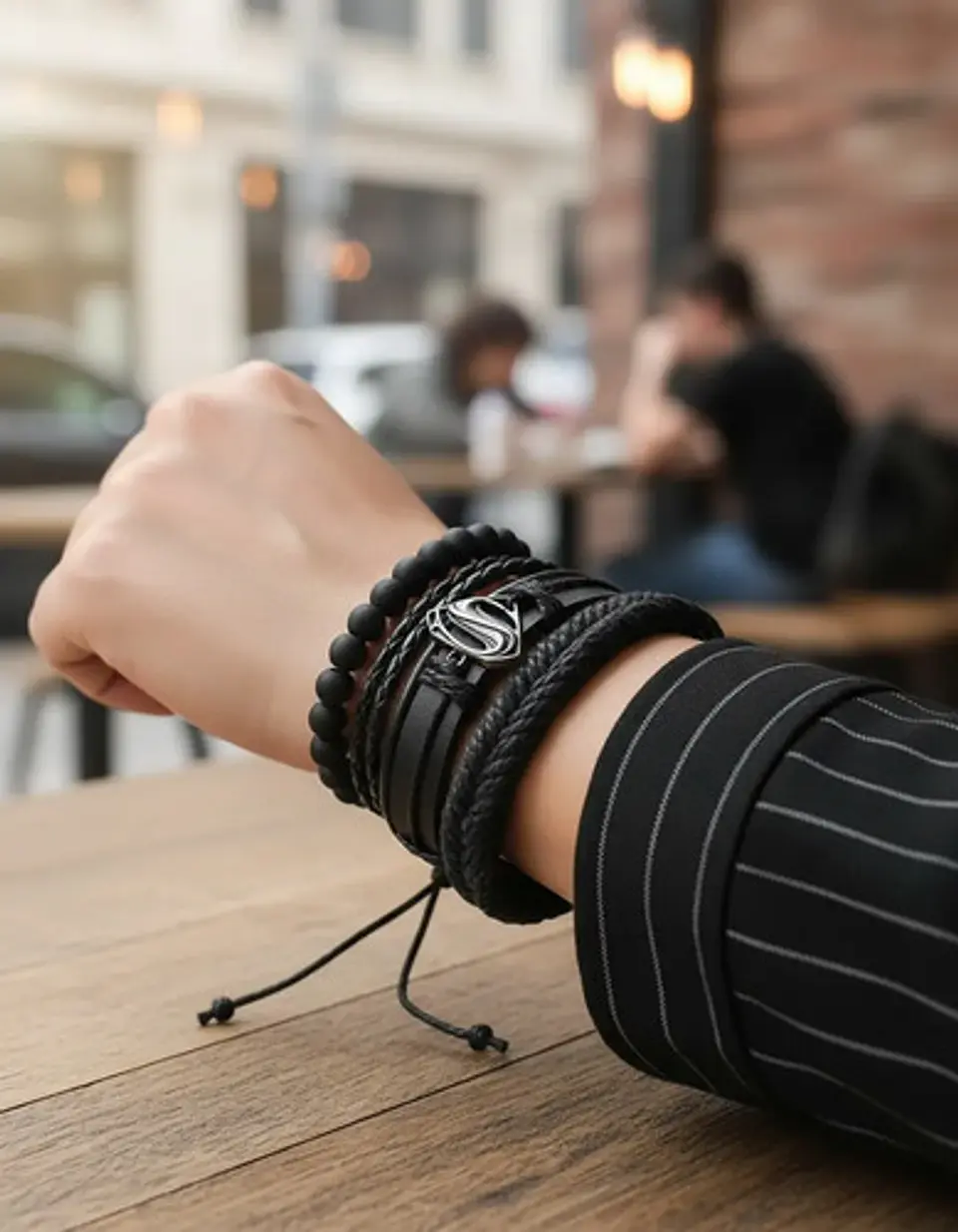 Pack X4 manillas Cuero Negro para Hombre y Mujer pulsera emblema Superman 3