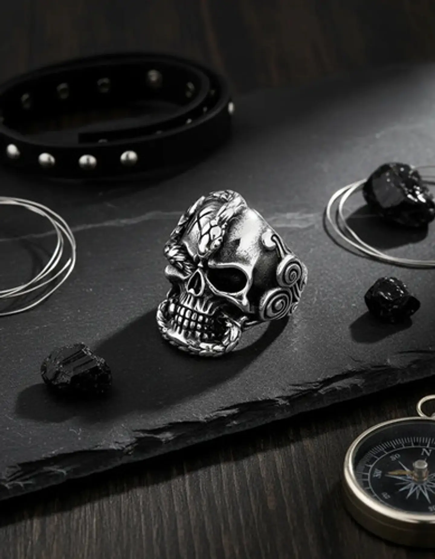 Anillo en Acero para Hombre Cráneo Serpiente Calavera 3