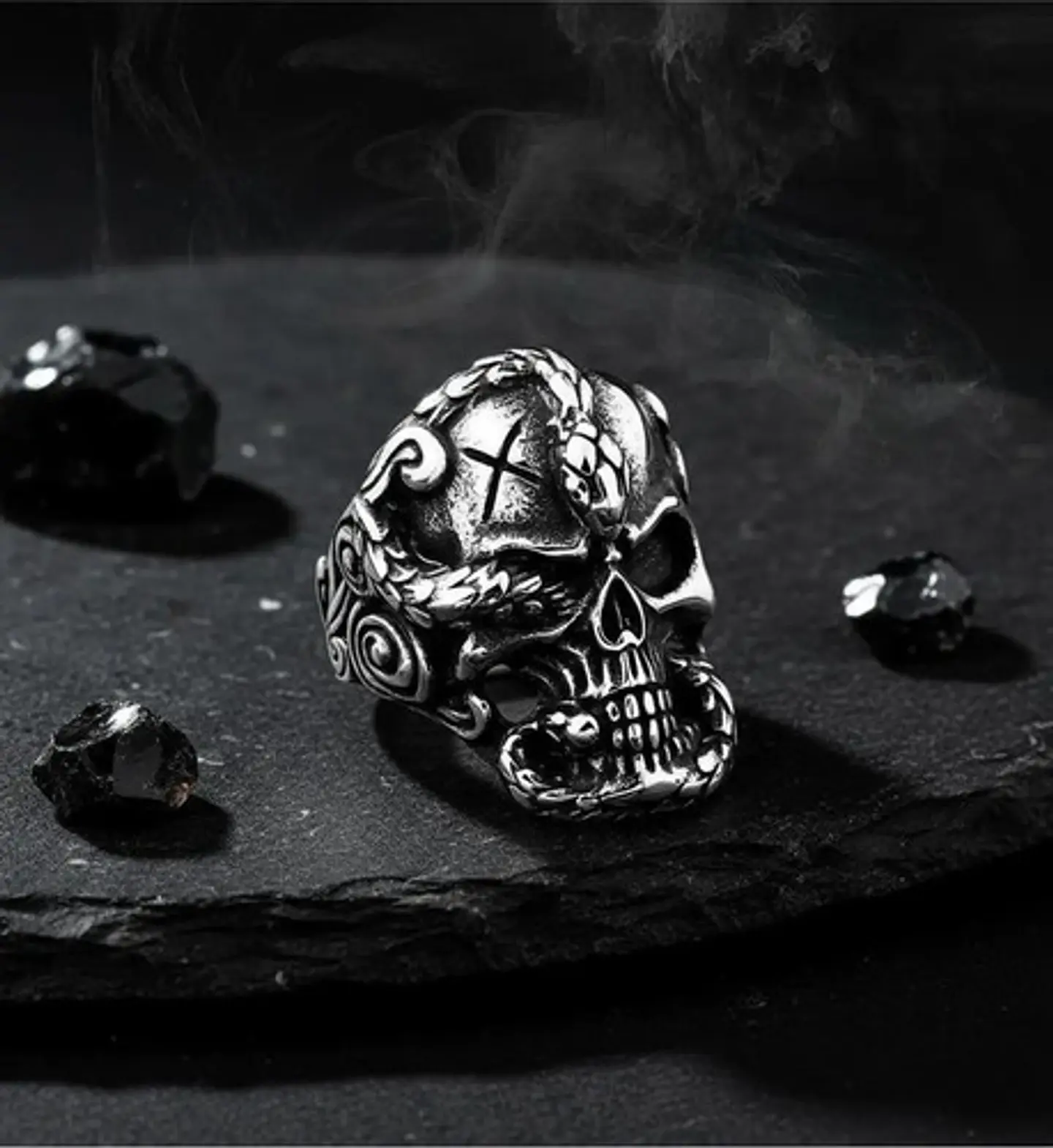 Anillo en Acero para Hombre Cráneo Serpiente Calavera 4