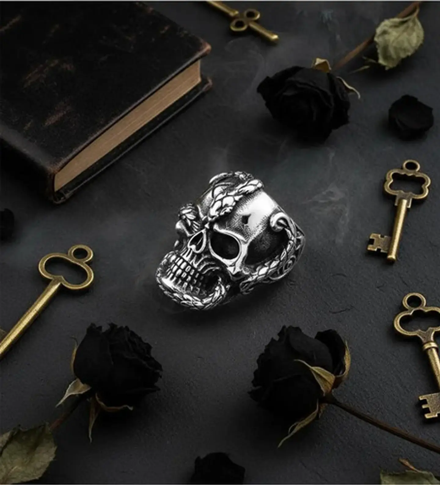 Anillo en Acero para Hombre Cráneo Serpiente Calavera 8