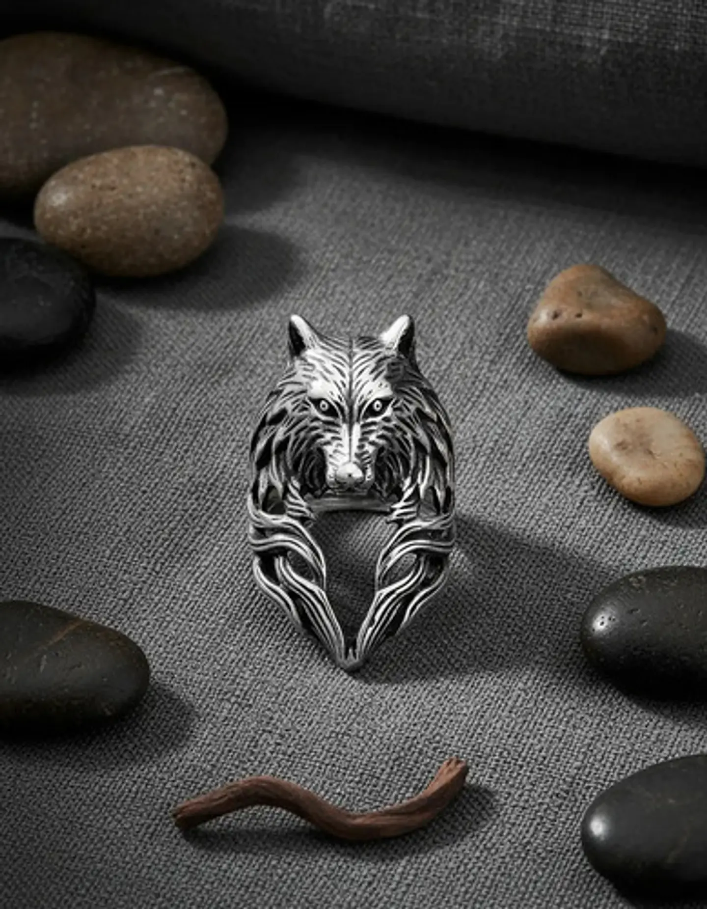 Anillo plateado Vikingo en Acero Para Hombre forma de Lobo 5