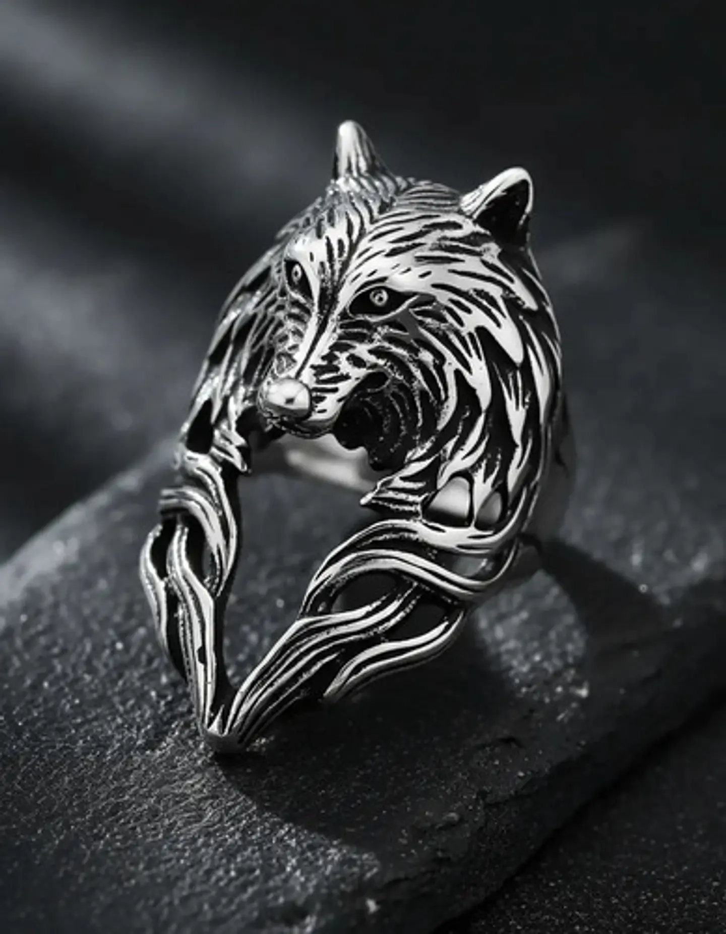 Anillo plateado Vikingo en Acero Para Hombre forma de Lobo 8