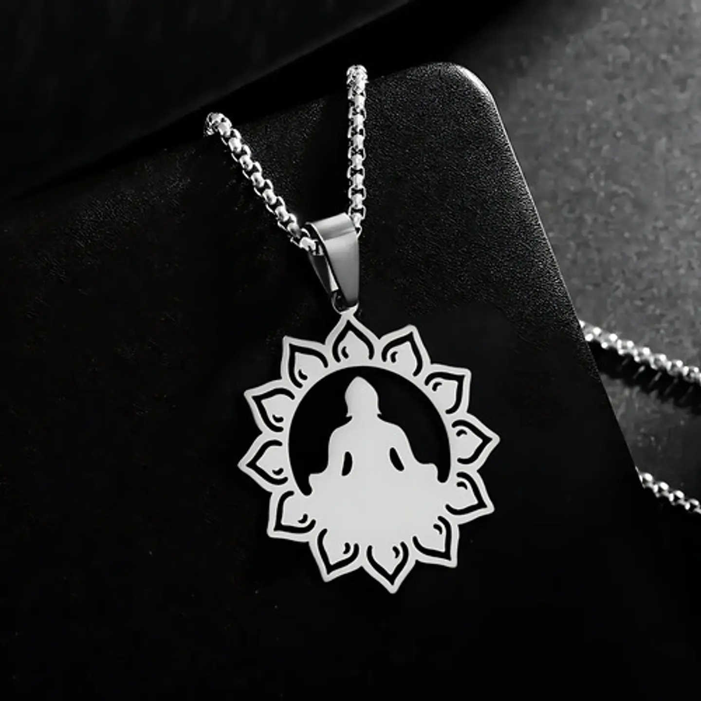 Collar en acero Para Hombres y Mujeres Dije Buda Loto Yoga 5