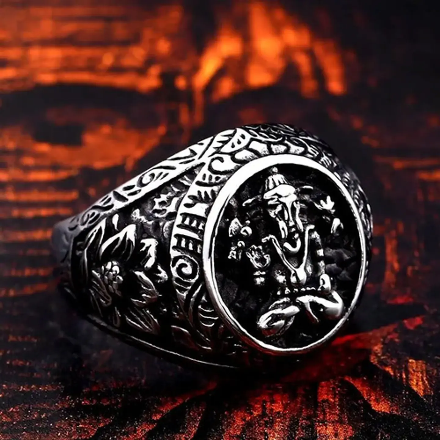 Anillo biker/punk en Acero para hombres forma de Ganesh Chakras  4