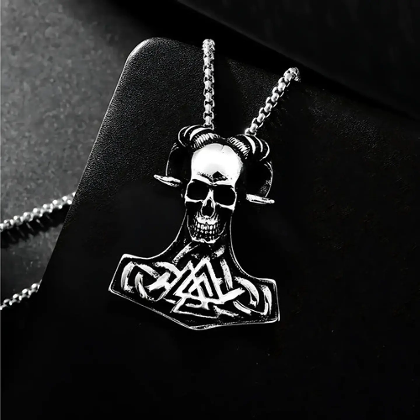 Collar Para Hombres Dije Cráneo Vikingo Martillo Color Plata Plateado 8
